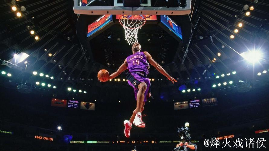 卡斯尔篮板反击一条龙 旋转上篮得手 卡斯尔篮板反击一条龙 旋转上篮得手